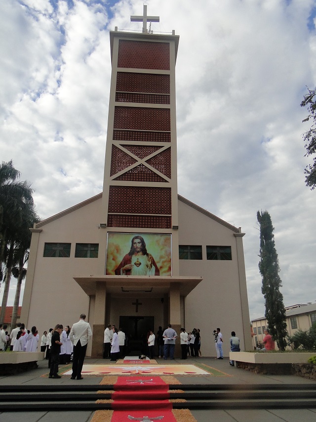 Imagem: celebração de Corpus Christi na paróquia de Jussara Pr Imagem: celebração de Corpus Christi na paróquia de Jussara Pr