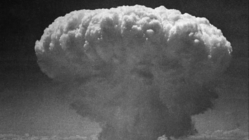 Foto: Registro de explosão em Hiroshima. Crédito da imagem: Revista Aventuras na História. Foto: Registro de explosão em Hiroshima. Crédito da imagem: Revista Aventuras na História.