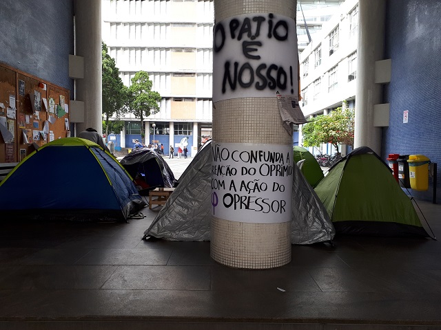 Imagem: Estudantes da UFPR resistem aos ataques do governo Bolsonaro contra a educação. Imagem: Estudantes da UFPR resistem aos ataques do governo Bolsonaro contra a educação.